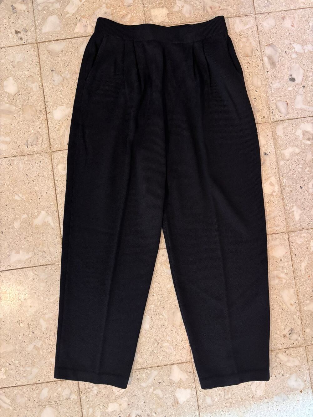 Vintage St. John Collection Marie Gray Black Knit Pleated Tapered Pants USA